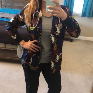 Scrub Jacket 👻Halloween Scooby Doo V-Neck🎃